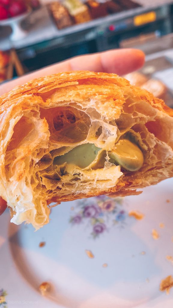 Pistachio Croissant Milano