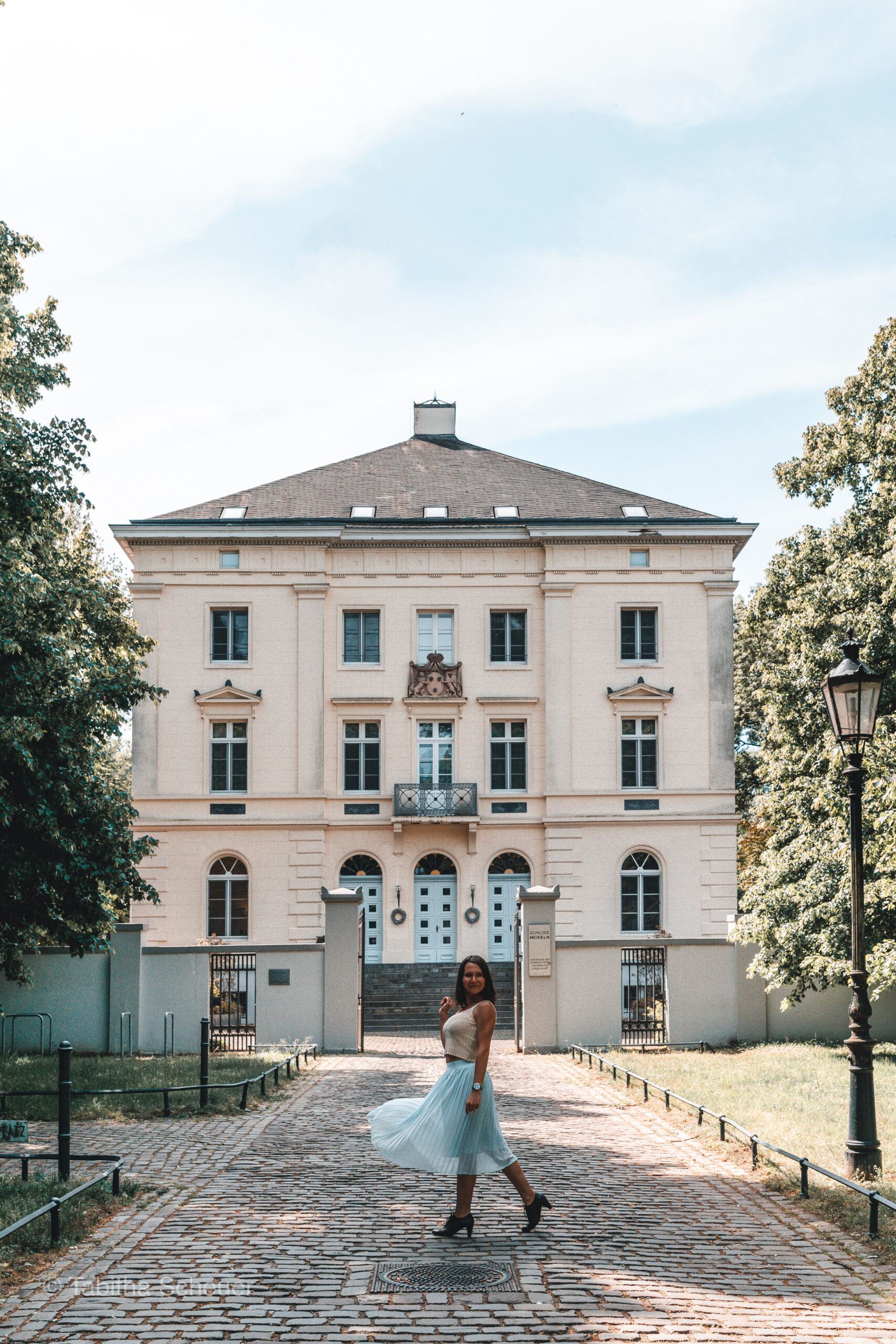 Schloss Mickeln in Düsseldorf | Photo Spots in Düsseldorf