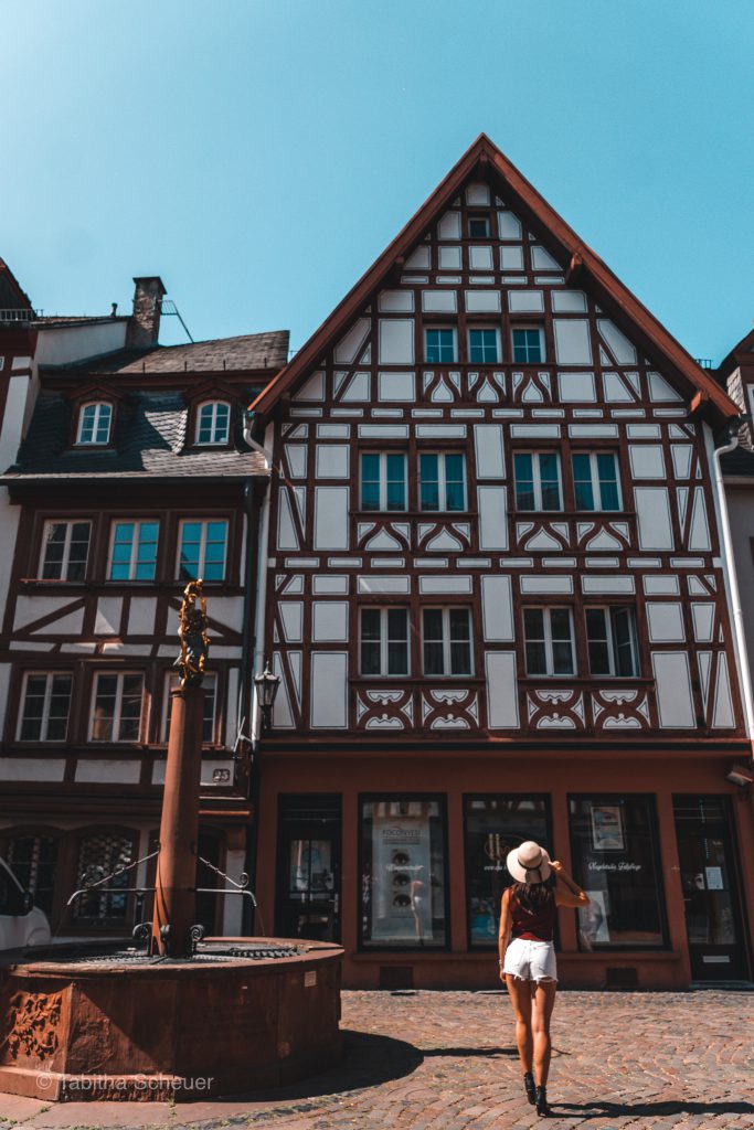 Kirschgartenplatz in Mainz | Beautiful half-timbered houses in Mainz Germany | Germany Travel Tips | Deutschland Reisetipps
