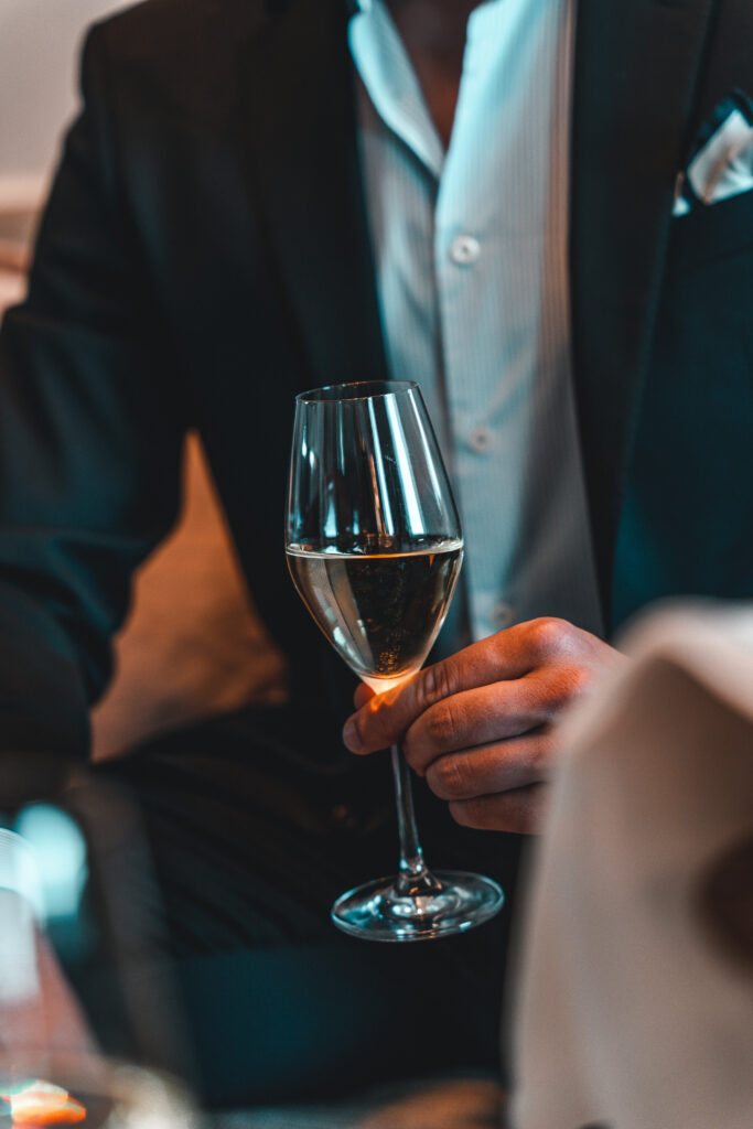Fairmont Hotel Vier Jahreszeiten | Detailshot Champagner Glas