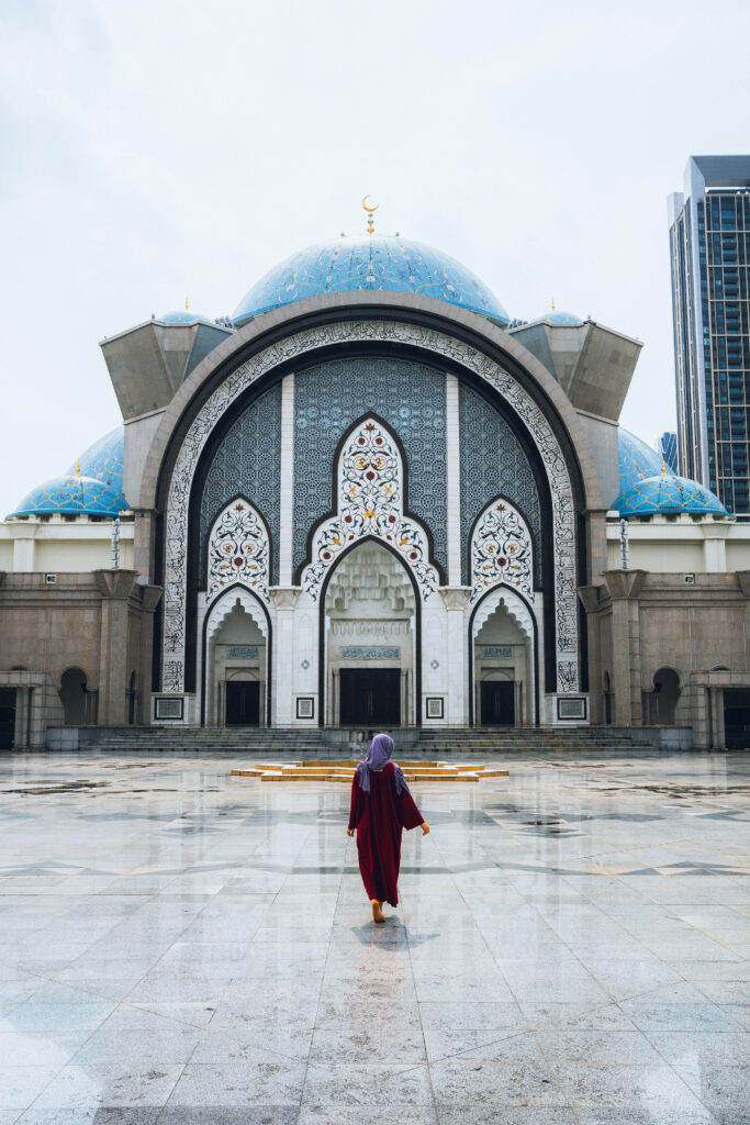 Mosque-in-Kuala-Lumpur-itinerary-for-the-best-2-days-in-Kuala-Lumpur