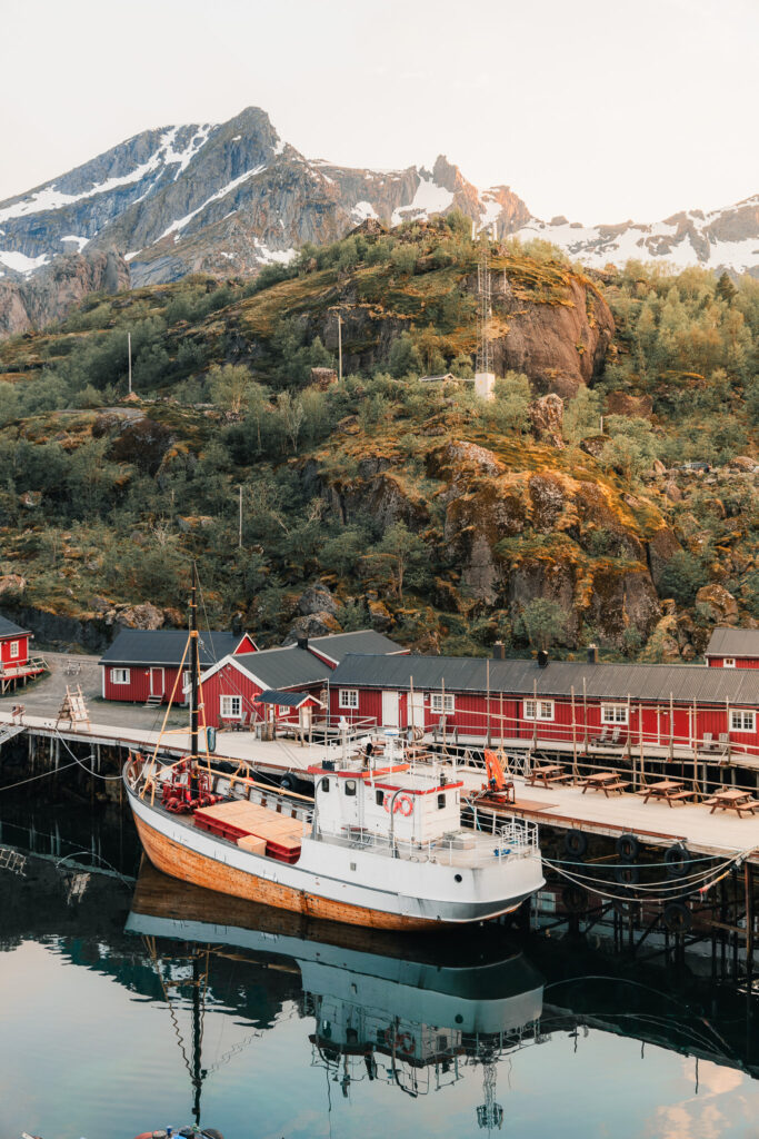 Henningsvaer, Lofoten | A complete travel guide by Tabithaschr